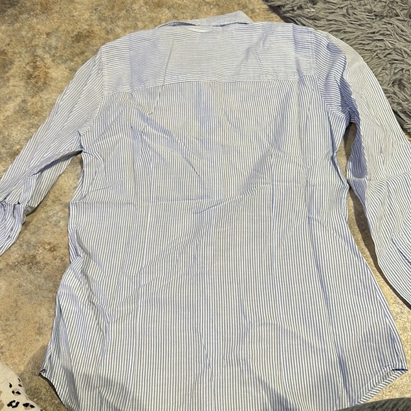 Button down - Picture 3 of 3